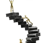 Escultura Conhecimento que Conduz à Vitória — Helena Rodrigues