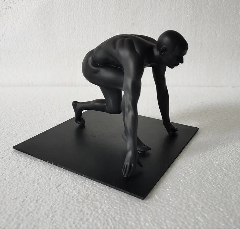 Escultura Decorativa Usain Bolt — Helena Rodrigues