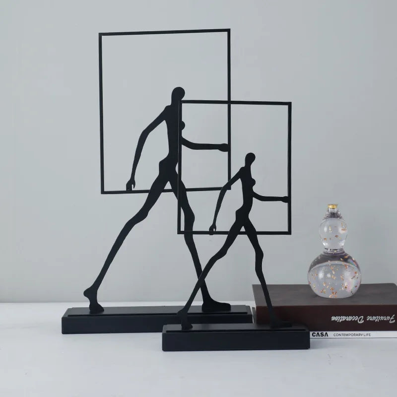 Escultura Decorativa em Ferro Fundido Walker — Michel Oliveira