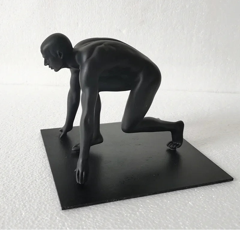 Escultura Decorativa Usain Bolt — Helena Rodrigues