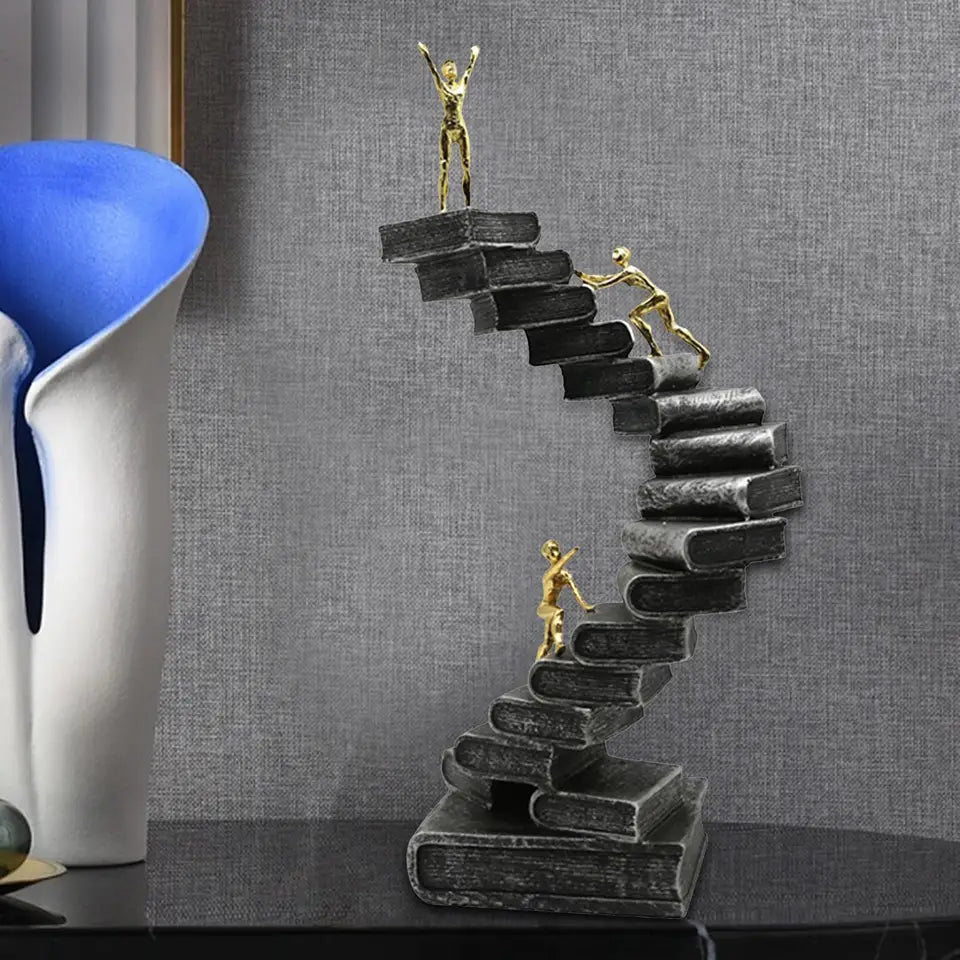 Escultura Conhecimento que Conduz à Vitória — Helena Rodrigues
