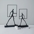 Escultura Decorativa em Ferro Fundido Walker — Michel Oliveira