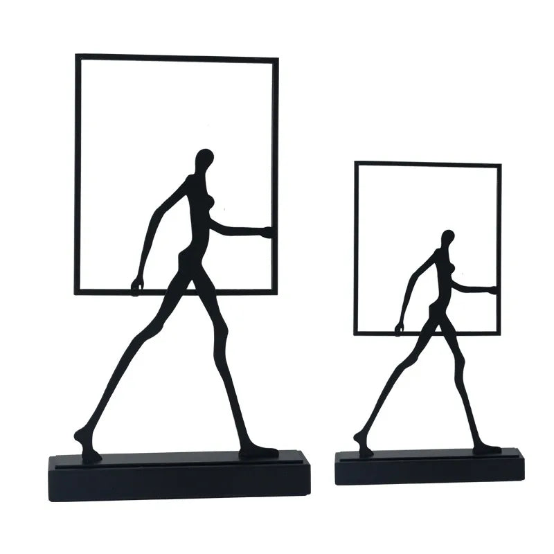 Escultura Decorativa em Ferro Fundido Walker — Michel Oliveira