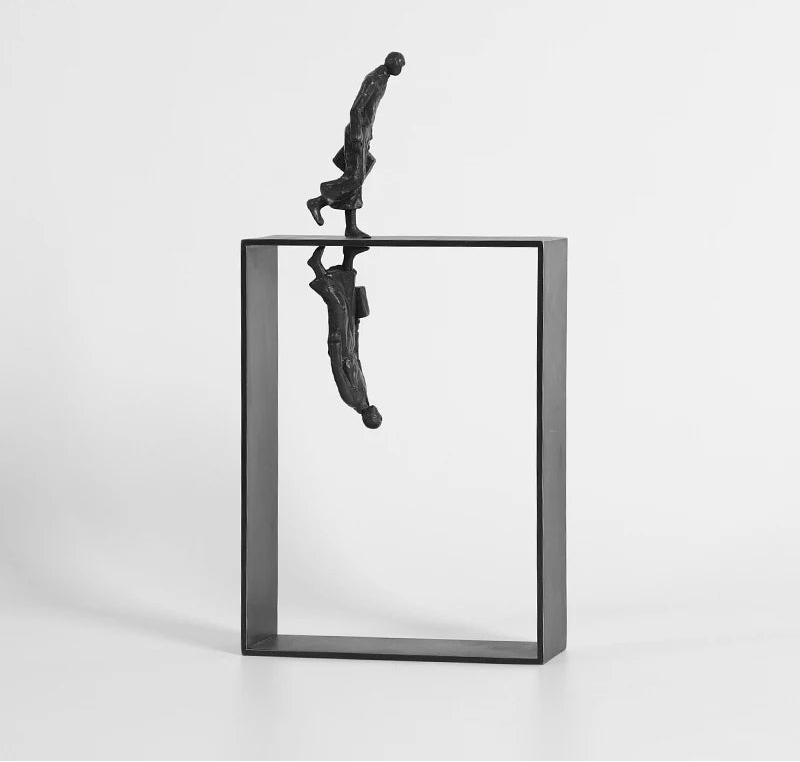 Escultura Decorativa em Ferro Fundido Reflexão — Michel Oliveira