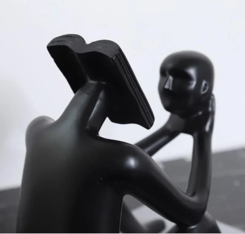 Escultura Decorativa Leitura Desperta — Helena Rodrigues