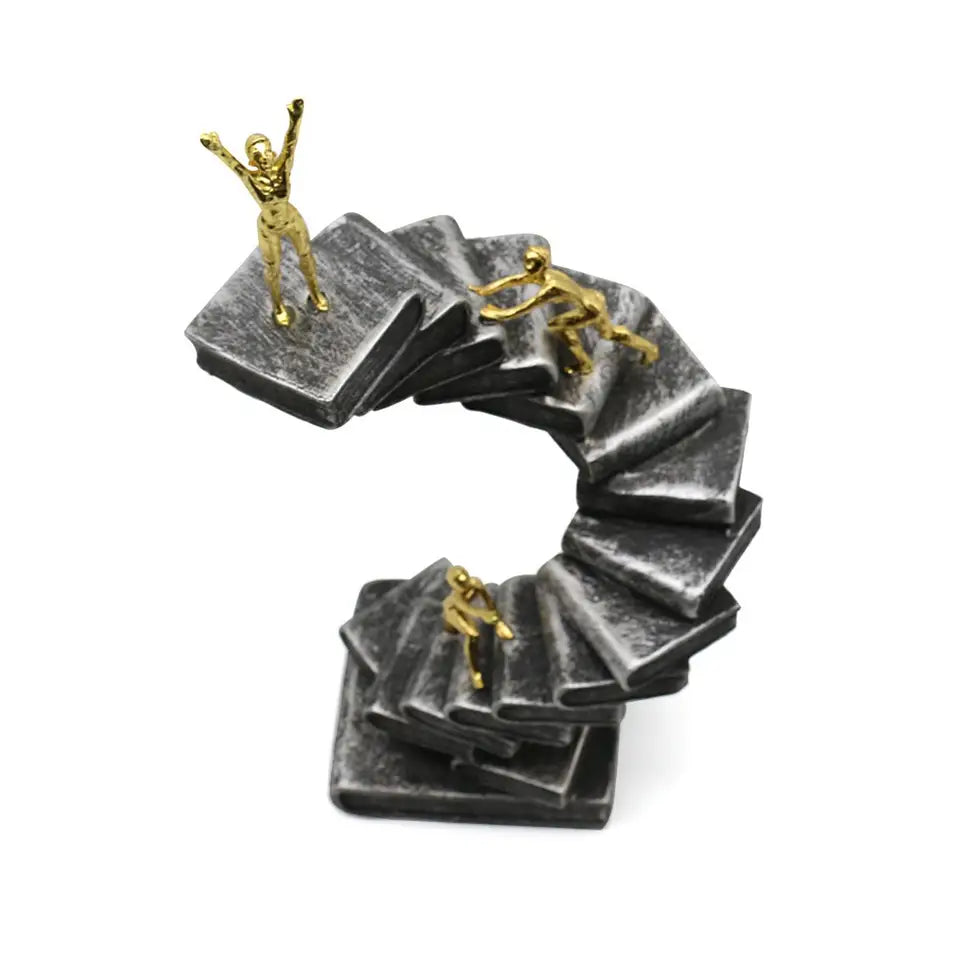 Escultura Conhecimento que Conduz à Vitória — Helena Rodrigues