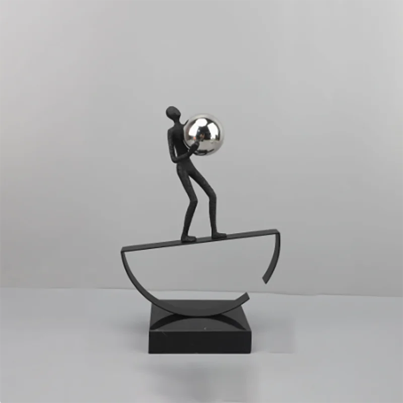 Escultura Decorativa em Ferro Fundido Equilibrista — Michel Oliveira