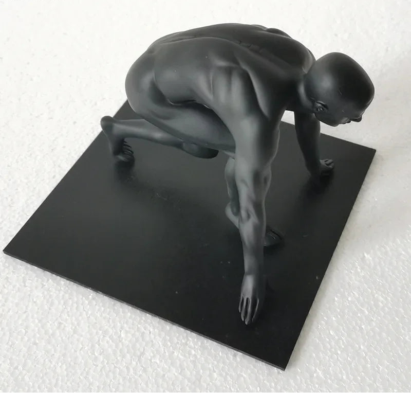 Escultura Decorativa Usain Bolt — Helena Rodrigues