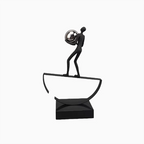 Escultura Decorativa em Ferro Fundido Equilibrista — Michel Oliveira