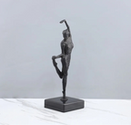 Escultura Decorativa em Ferro Fundido Bailarina de Balé — Michel Oliveira