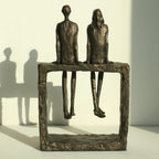 Escultura Decorativa Casal Sentados — Helena Rodrigues