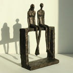 Escultura Decorativa Casal Sentados — Helena Rodrigues